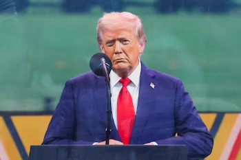 Aseguran medios en EEUU que Trump analiza cómo atacar a Irán