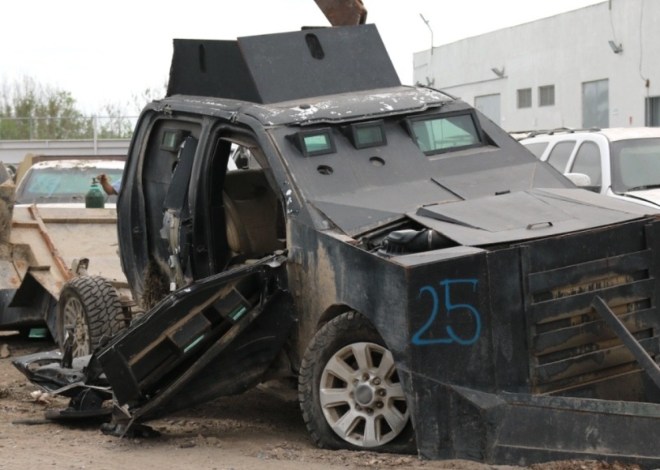 FGR destruye 15 vehículos con blindaje artesanal en Tamaulipas