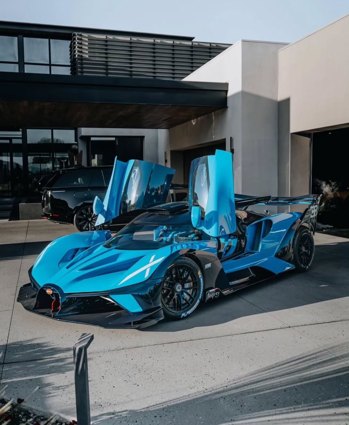 Bugatti Bolide: el primer ejemplar del hiperdeportivo solo para pista sale a la venta por un precio astronómico