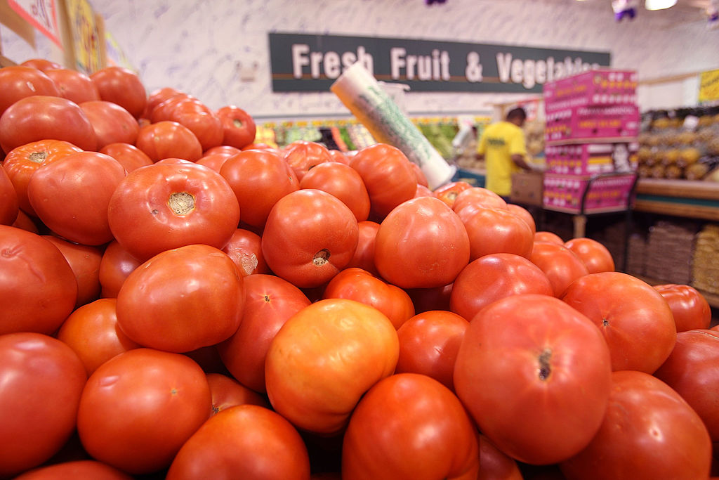 Estados Unidos impone arancel de 17% al tomate mexicano tras cancelar acuerdo comercial