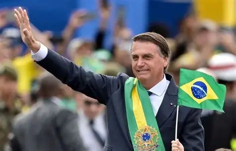 Bolsonaro será vigilado con grillete electrónico tras ser vinculado a intento de golpe en Brasil