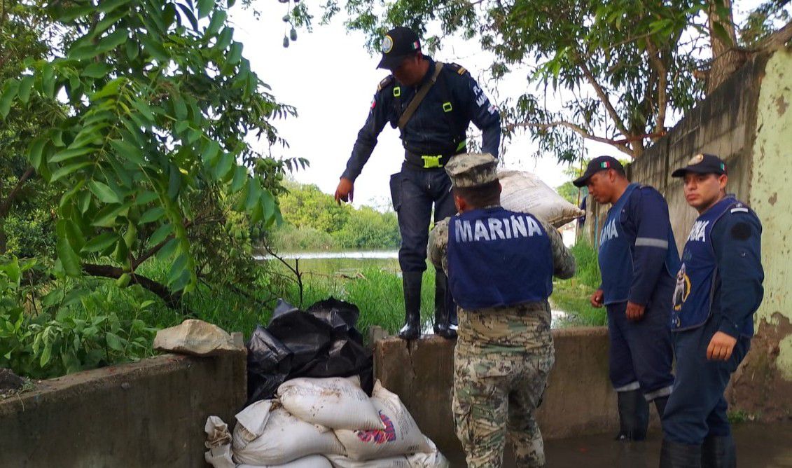 La Marina auxilia a población en Tamaulipas y Veracruz por desbordamiento de ríos tras paso de la tormenta “Barry”