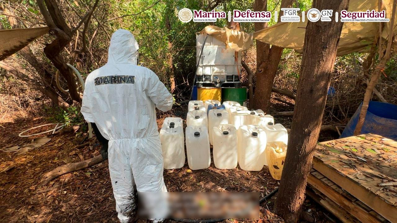 Desmantelan 6 narcolaboratorios y aseguran 4 toneladas de metanfetamina en Sinaloa