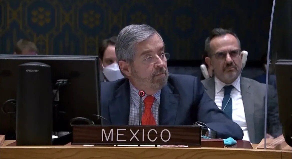 De Frente y De Perfil
