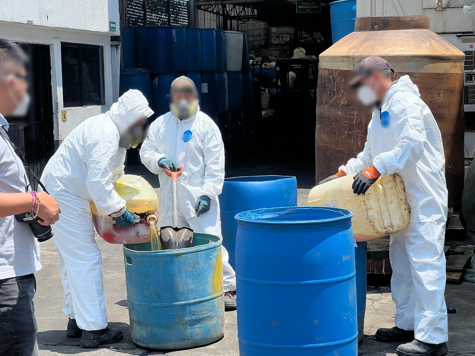 FGR INHABILITA MÁS DE SIETE TONELADAS Y 30 MIL LITROS DE PRECURSORES QUÍMICOS