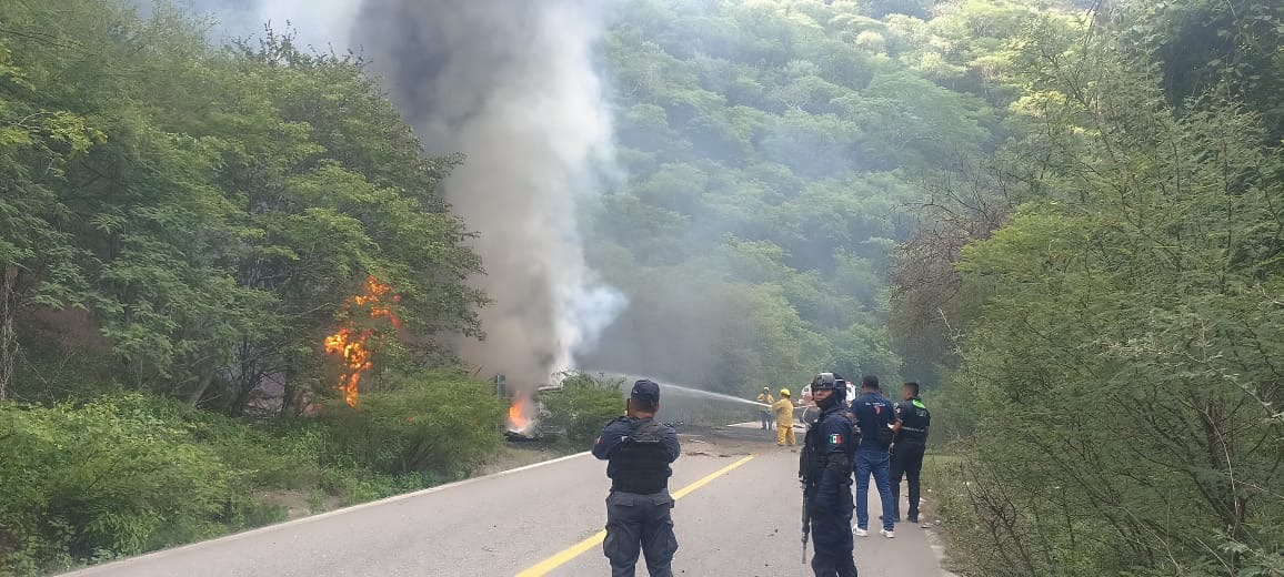 Apoyo vial en la carretera Chilpancingo-Puebla