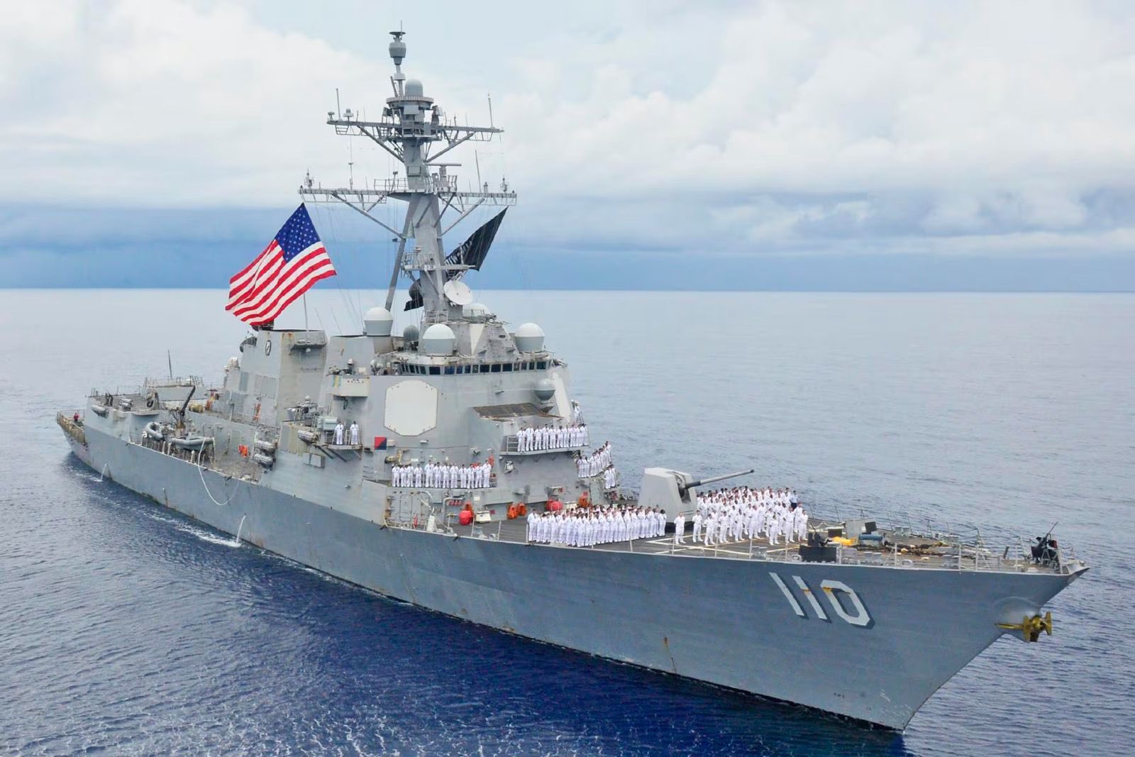 Estados Unidos despliega destructores y marines frente a costas venezolanas