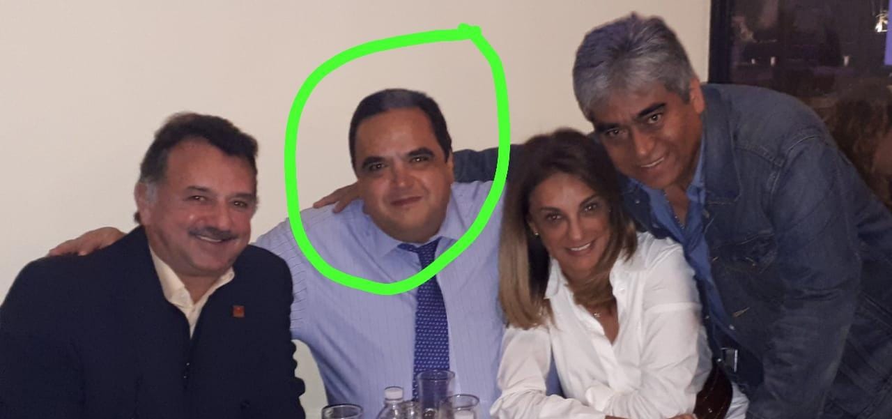 Hechos y Susurros