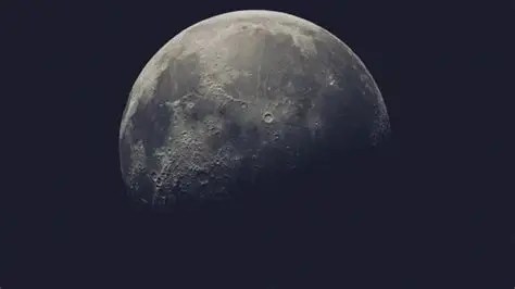 La Luna Negra se aproxima: un fenómeno astronómico raro que fascina a los observadores del cielo