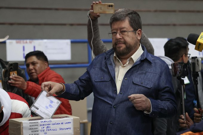 Pide opositor Samuel Doria a bolivianos votar contra la crisis y la pobreza