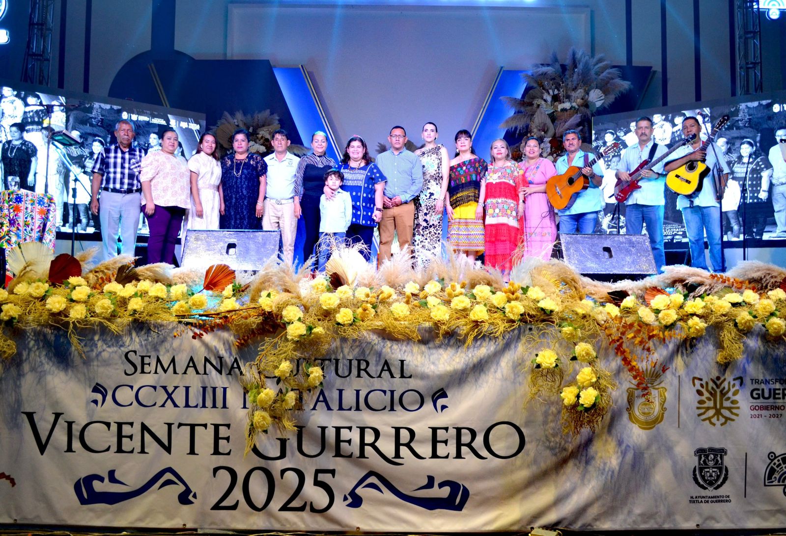 Rosy Arango pone broche de oro a la Semana Cultural de Vicente Guerrero en Tixtla
