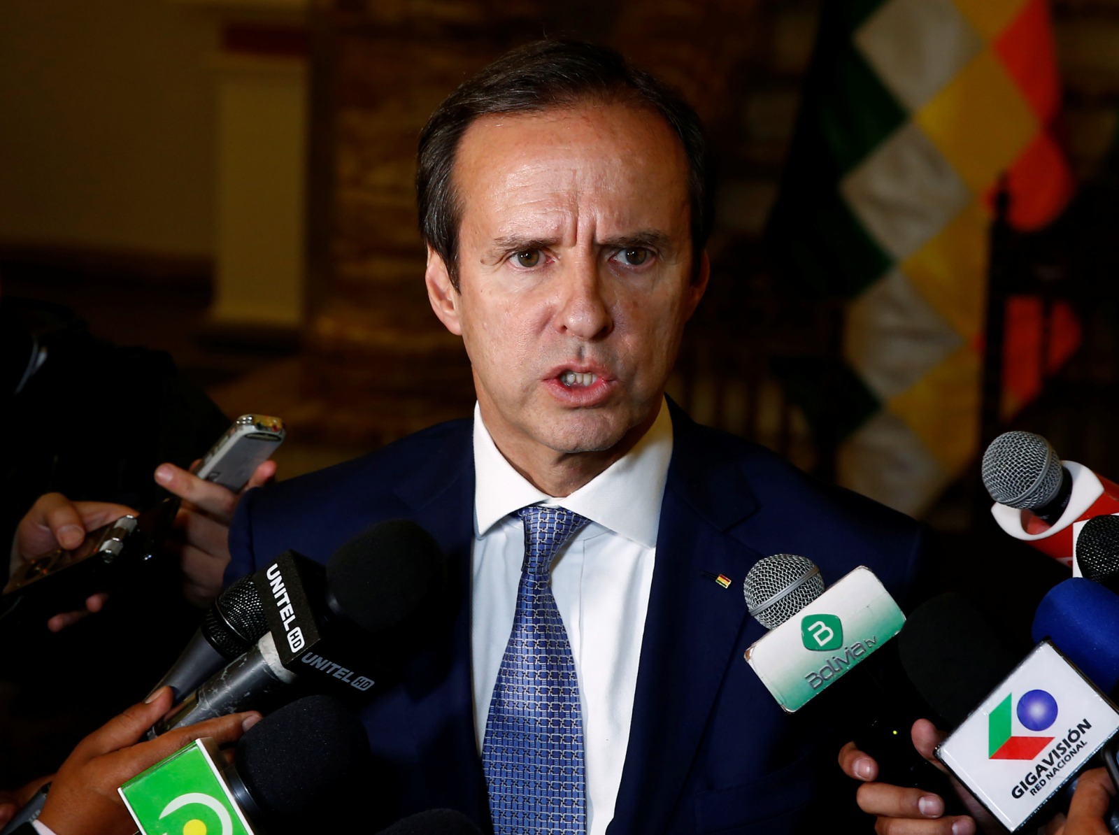 Festeja oposición triunfo en la elección presidencial de Bolivia