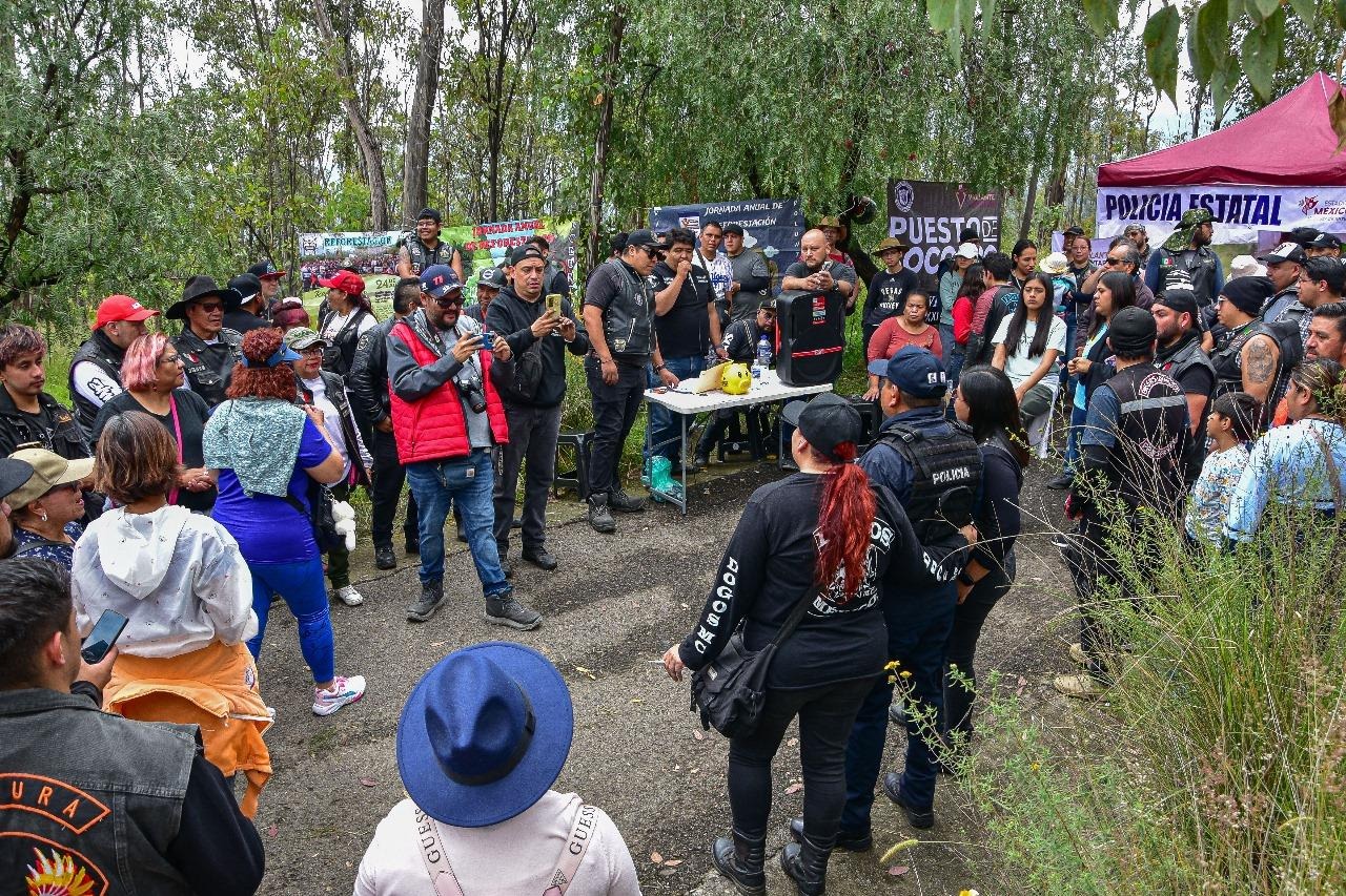 Autoridades y motociclistas mexiquenses realizan una jornada de reforestación