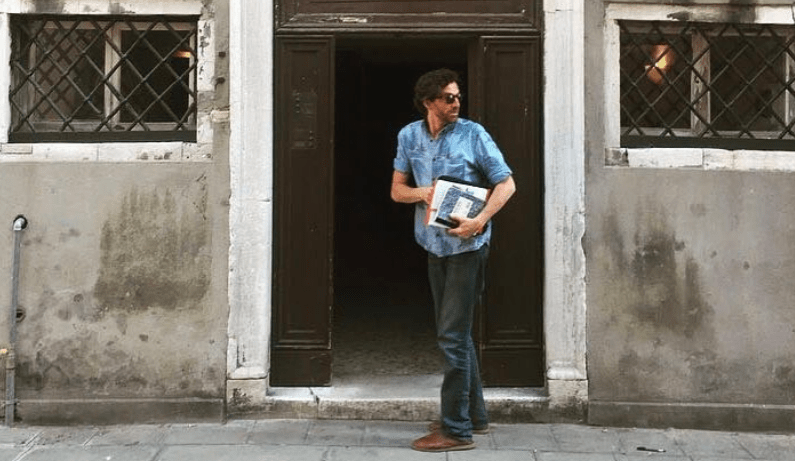 Fallece Diego Borella, asistente de dirección de Emily in Paris, durante rodaje en Venecia