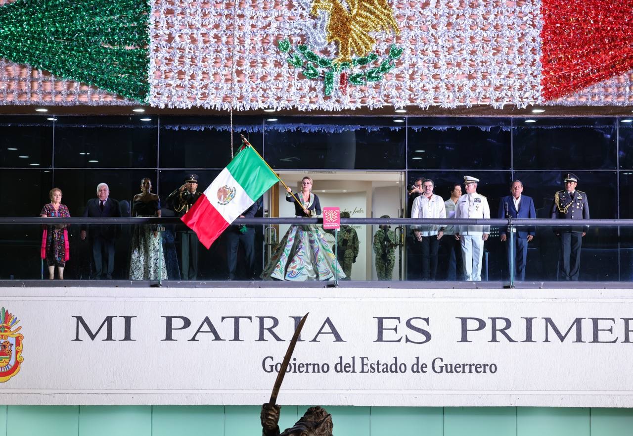 Evelyn Salgado celebra con miles de familias el Grito de Independencia en Guerrero