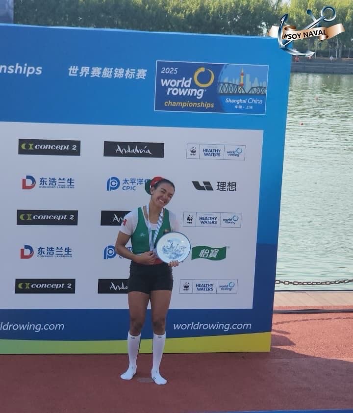 Marina reconoce a la atleta naval Kenia por su bronce en el Mundial de Remo 2025