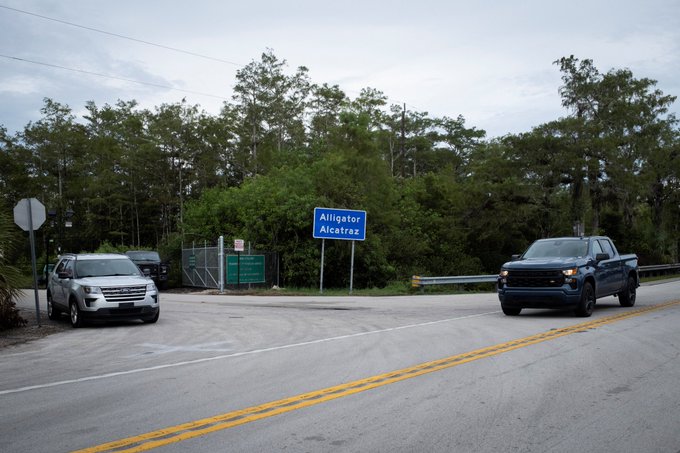 Corte de apelaciones permite a Florida seguir usando el centro de detención ‘Alligator Alcatraz’