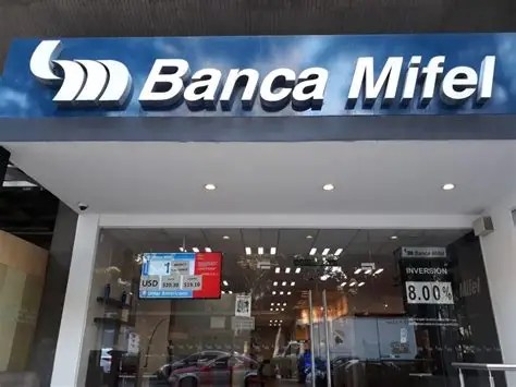 GENTE DETRÁS DEL DINERO