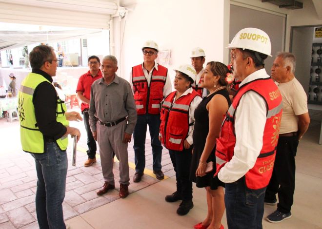 Supervisan avances de la tercera etapa del Mercado Municipal de Xochihuehuetlán