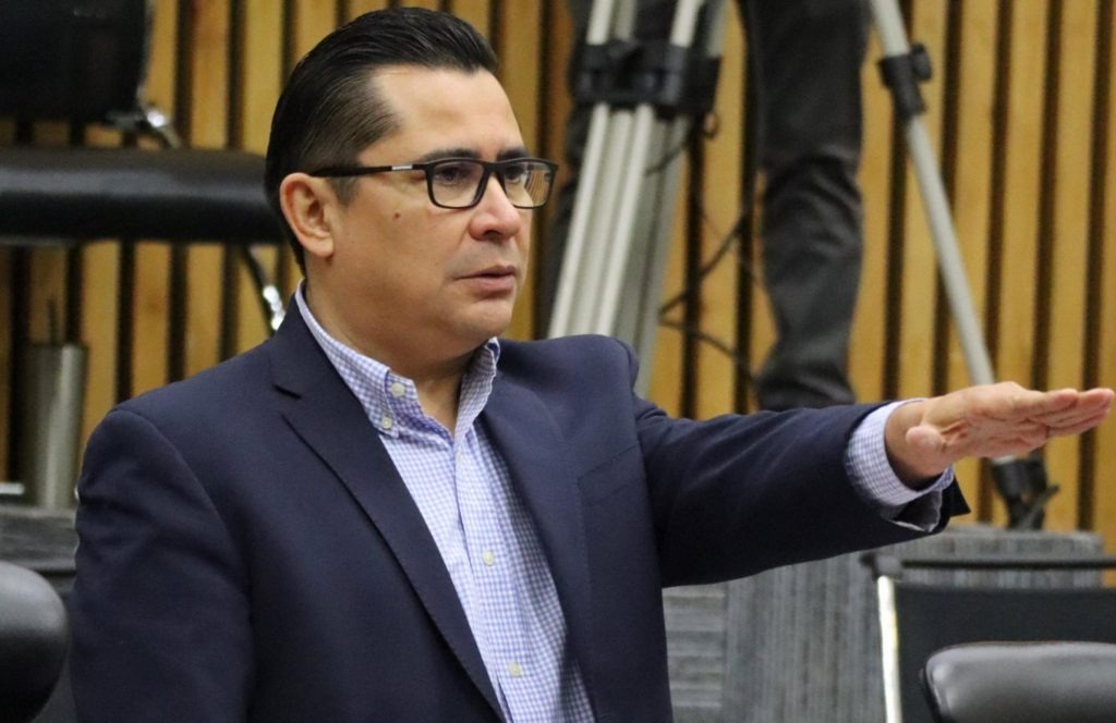 De Frente y de Perfil
