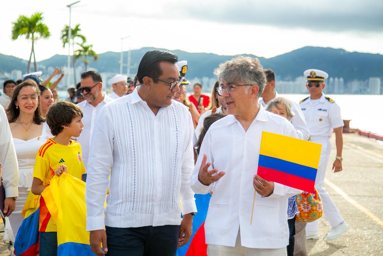 Regresa a Acapulco el Buque Escuela ARC Gloria de Colombia después de 18 años