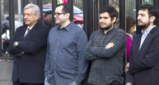 De Frente y de Perfil