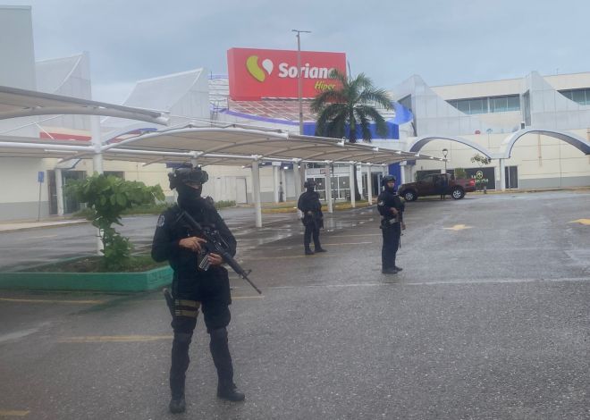 Policía Estatal refuerza vigilancia en tiendas y centros comerciales de Acapulco para proteger a la ciudadanía