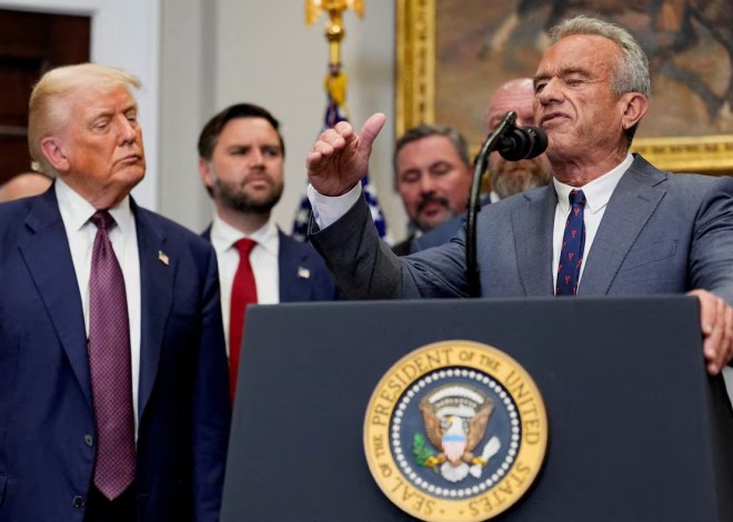 La OMS, la EMA, científicos y organizaciones defensoras de la comunidad autista, llaman mentirosos a Trum y Kennedy Jr.