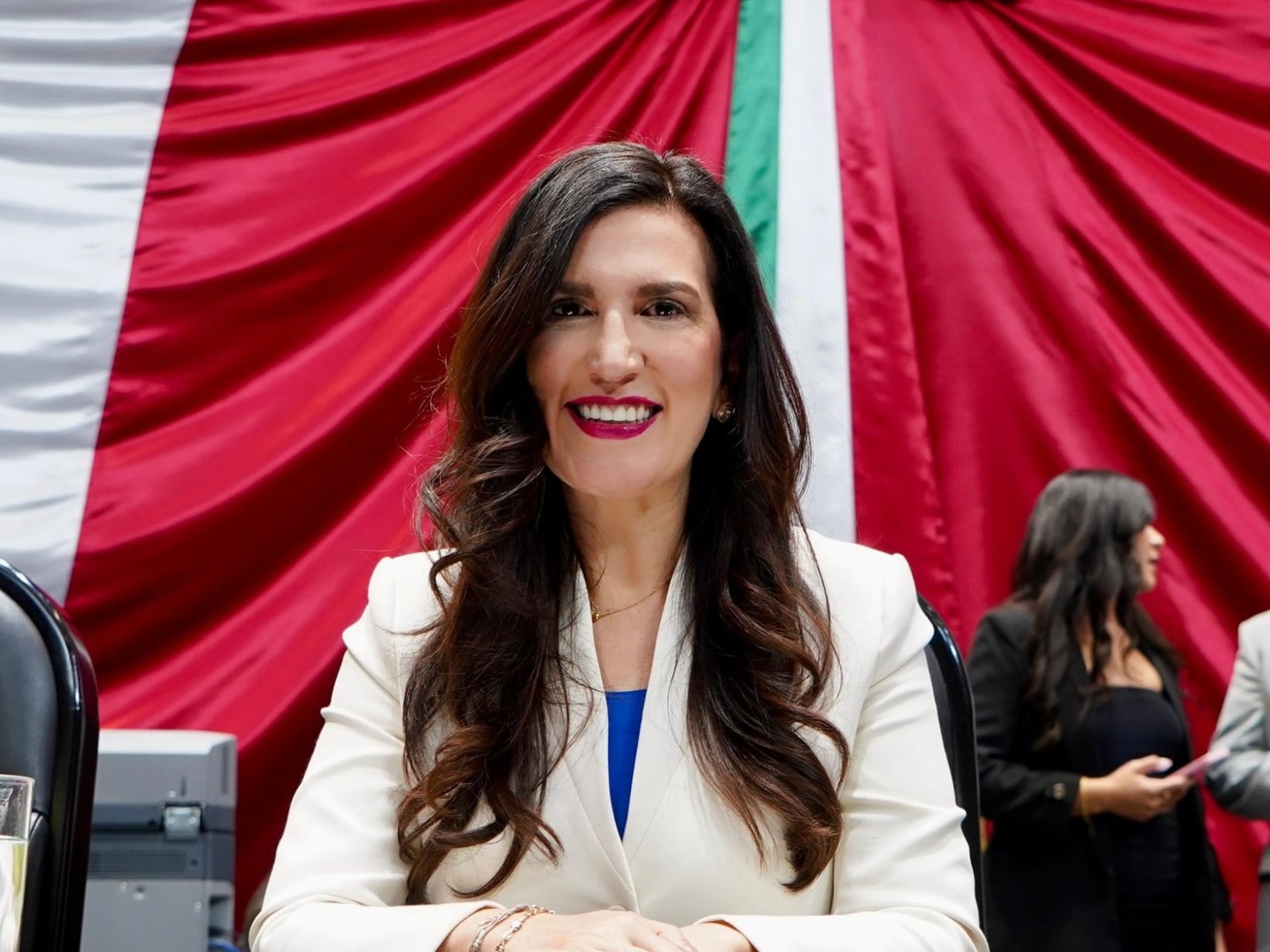 Recibe Kenia López la iniciativa de reforma a la Ley General de Salud enviada por CSP a la cámara de diputados