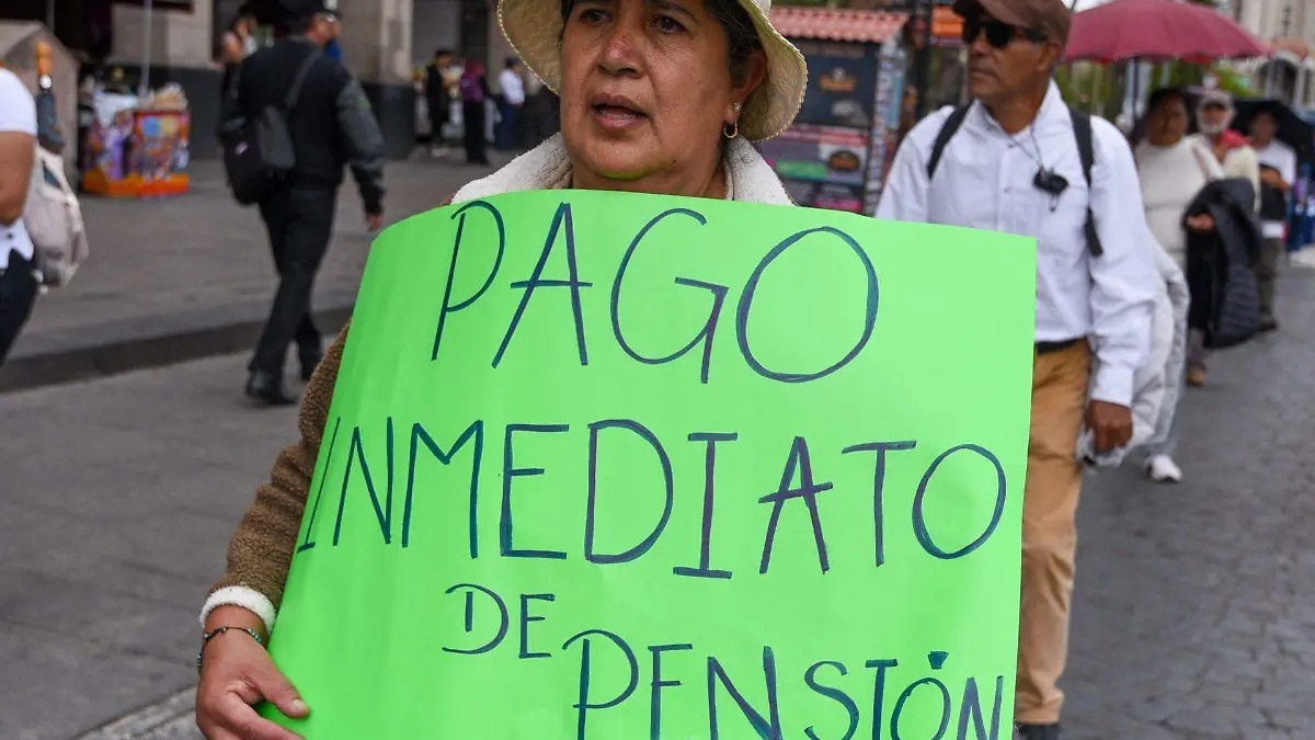 Emite la SCJN fallos en favor de viudas e hijos de trabajadores inscritos en el IMSS, y para dar espacios exclusivos a fumadores