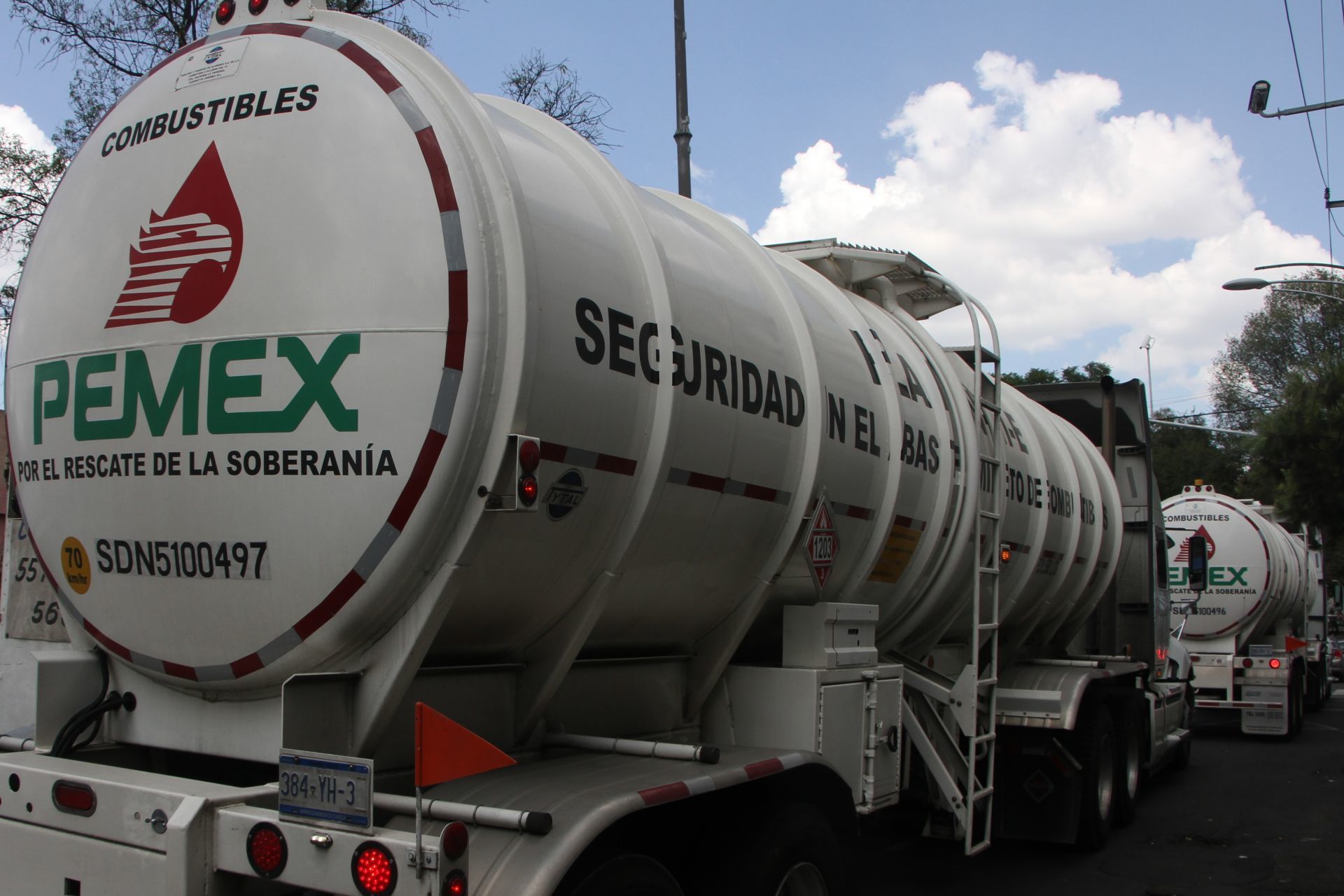 Gobierno y empresarios renuevan estrategia energética para estabilizar el precio de la gasolina