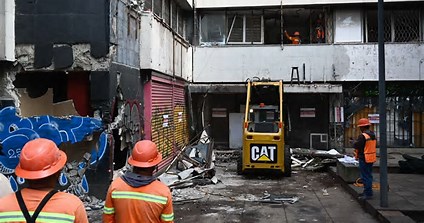 CDMX inicia demolición de edificios dañados por sismos y anuncia programa integral de atención