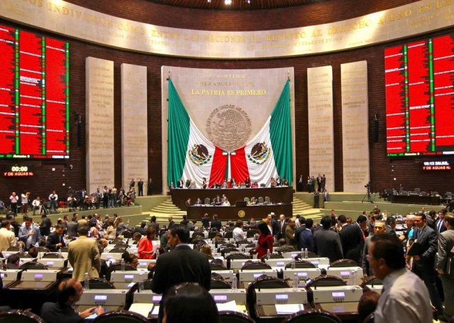 PRI y PAN rechazan reforma a la Ley Aduanera; acusan riesgos para el comercio y protección al huachicol fiscal