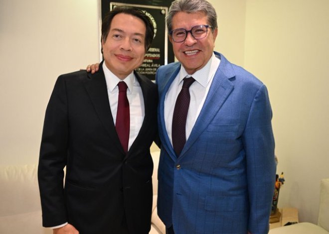 Monreal da la bienvenida a Mario Delgado en comparecencia ante la Comisión de Educación