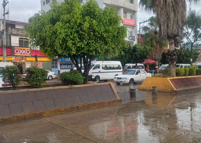 Servicio de transporte público se restablece en Chilpancingo; continúan operativos de seguridad