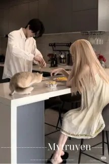 Hai kẻ luỵ tình chạy rồi