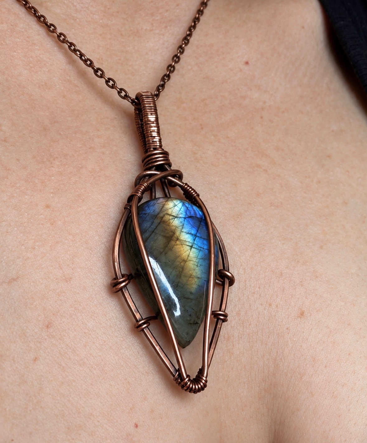 Warden Labradorite Pendant
