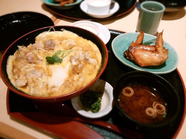 とり五鐵の親子丼