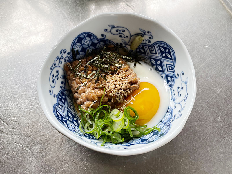 半熟ゆで卵＋納豆