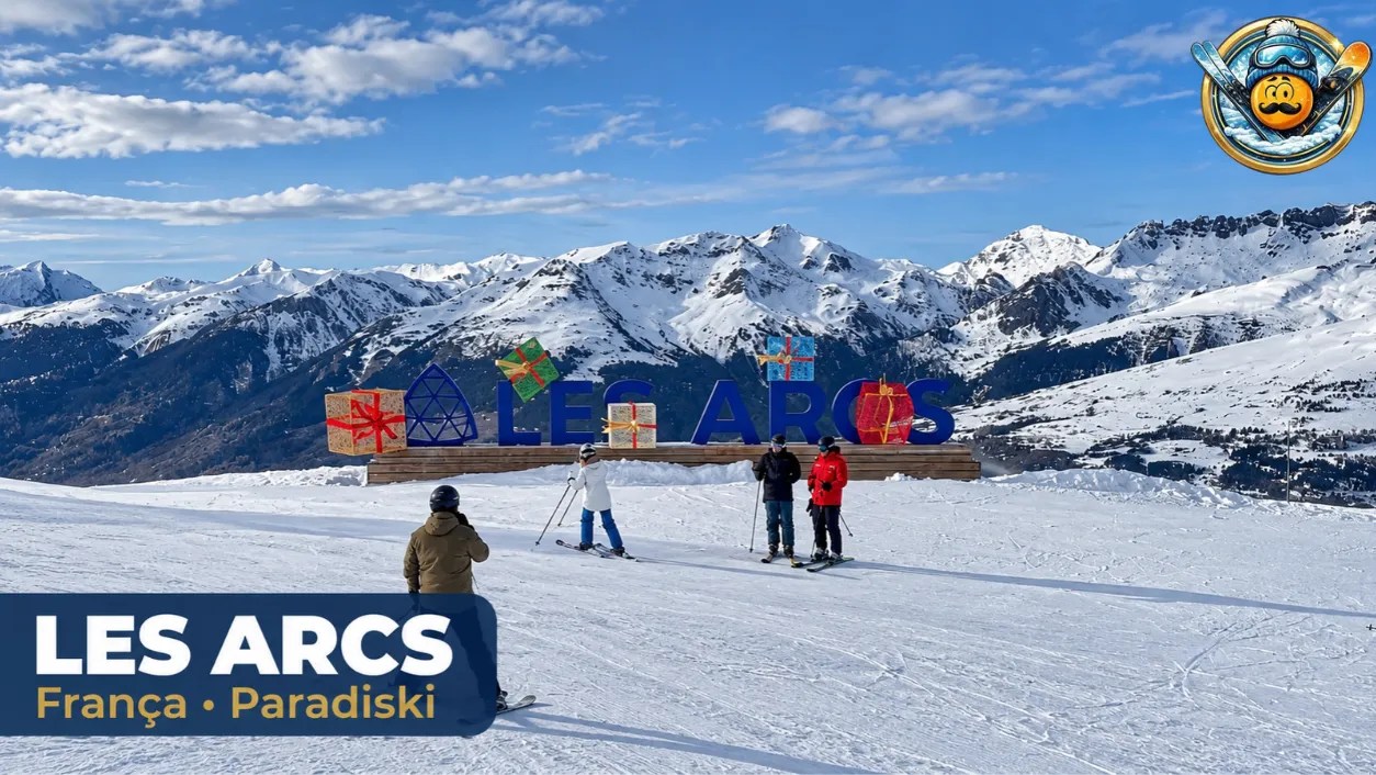 Pistas de esqui de Les Arcs, no Paradiski, nos Alpes franceses, em dia de sol