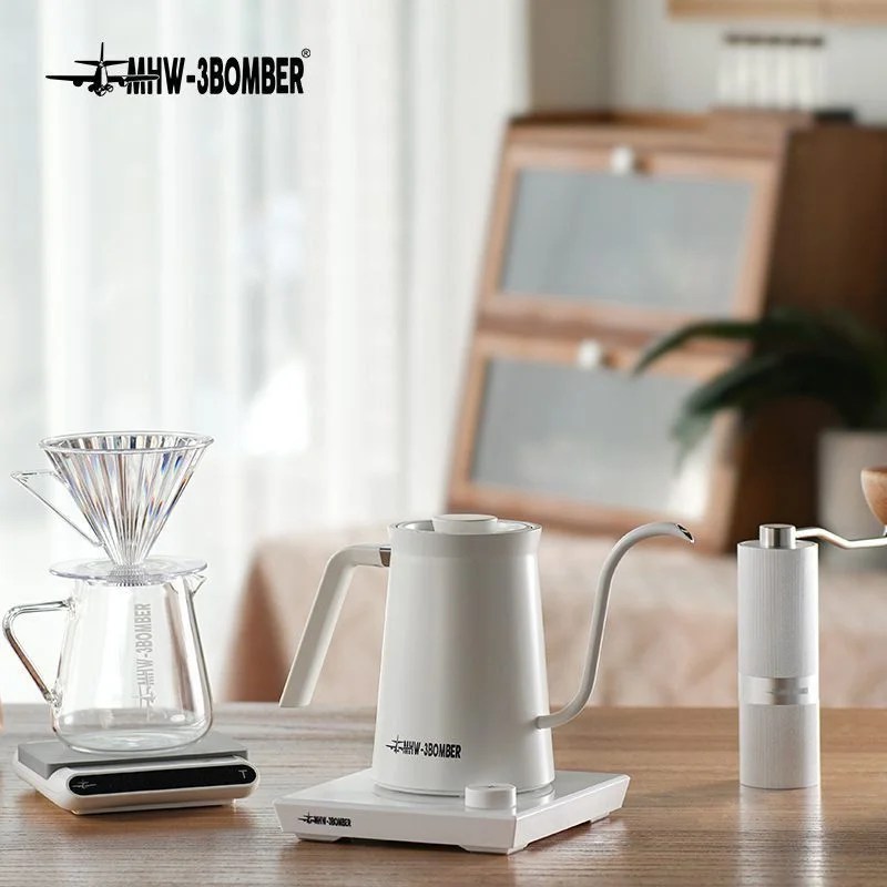 ⁦MHW-3BOMBER Assassin Electric Pour-Over Kettle – White⁩ - الصورة ⁦3⁩