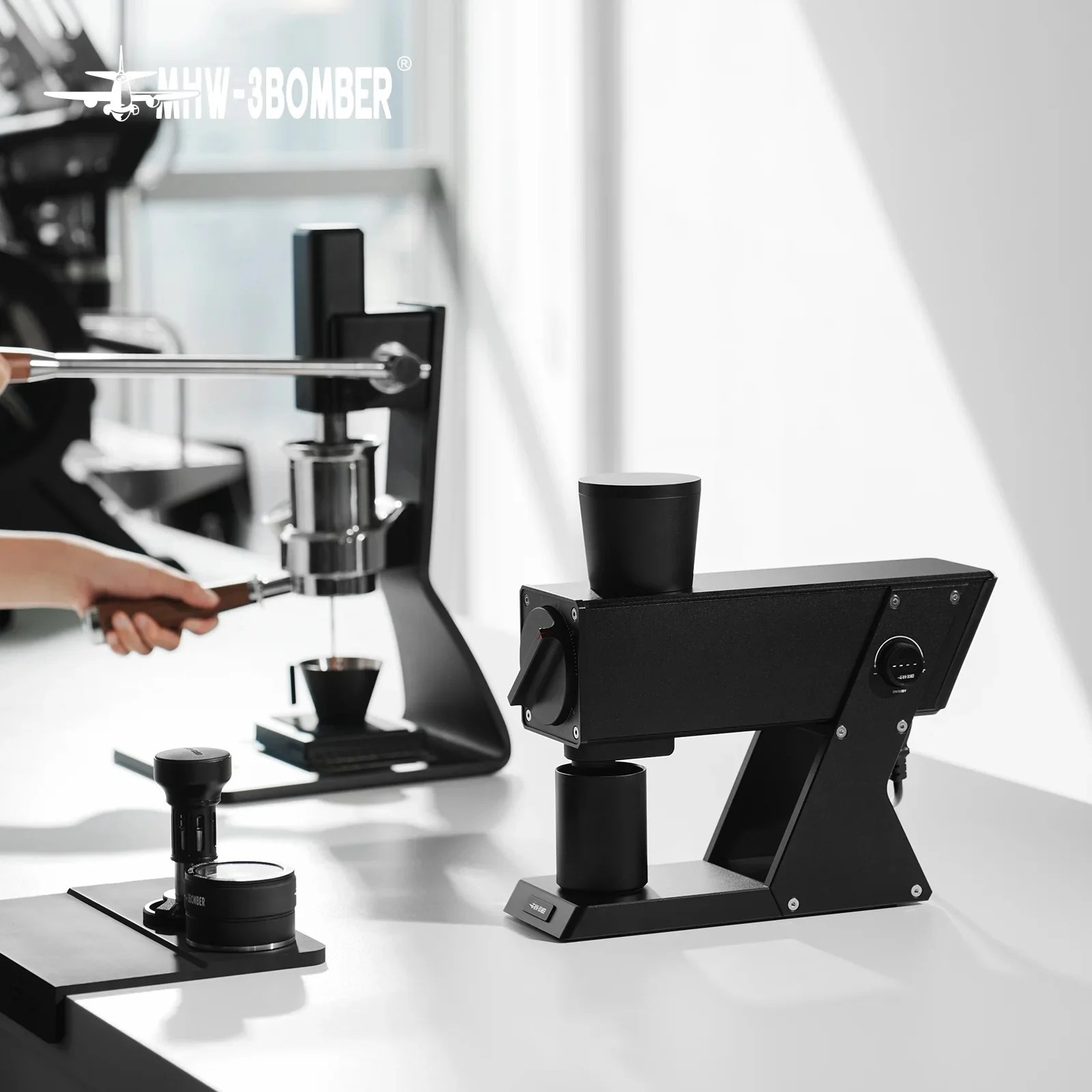 ⁦MHW-3BOMBER F74 Navigator Electric Coffee Grinder - Black⁩ - الصورة ⁦9⁩