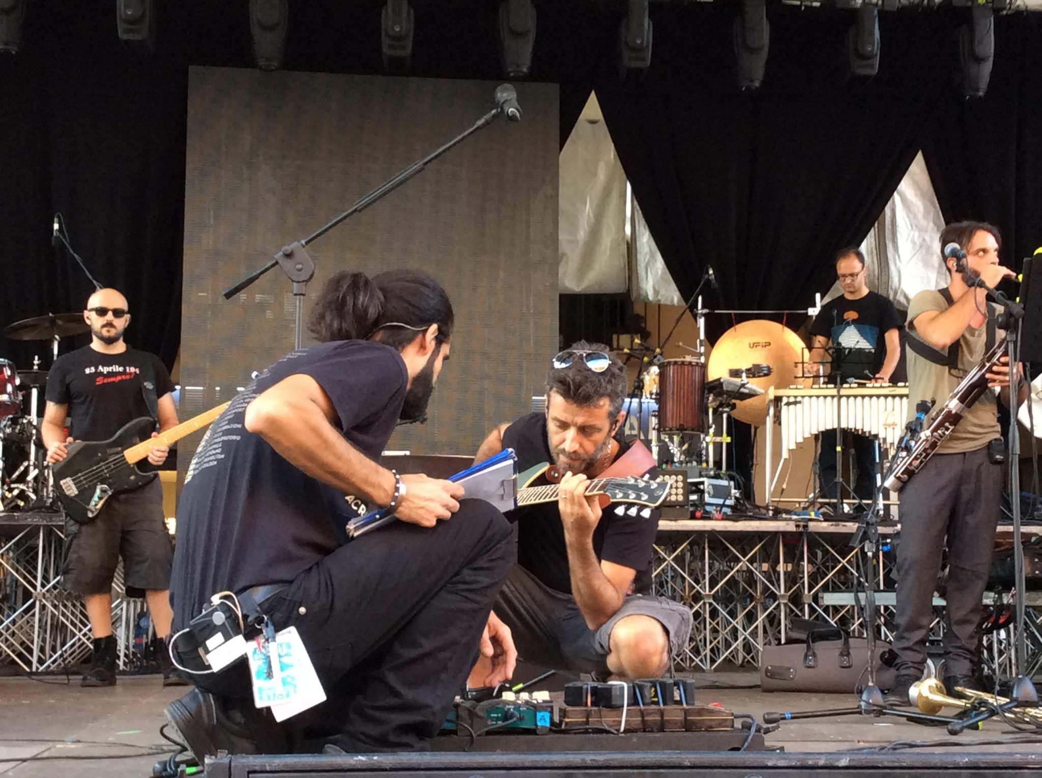 Daniele Silvestri durante le prove.