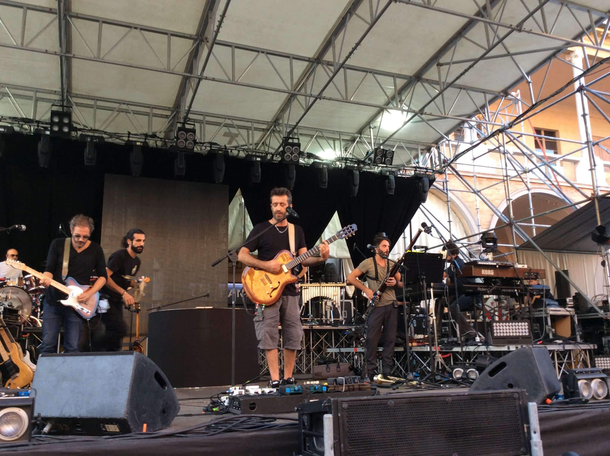 Daniele Silvestri durante le prove.