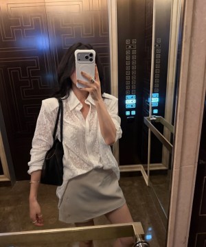 花朵蕾絲微透寬鬆墊肩襯衫：圖片 8