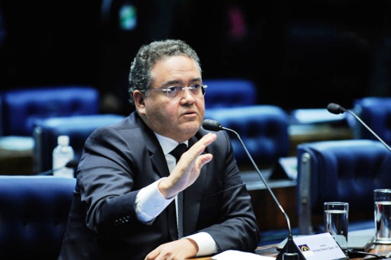 Roberto Rocha nega ter feito acordo