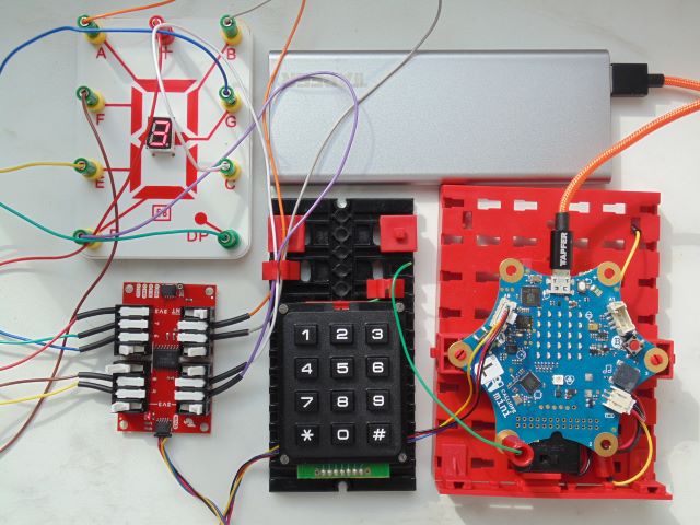 I2c Keypad Gpio 7segment Calliope App Mit 2 I2c Modulen Und 7 Segment Anzeige Keypad Und - Download Classic Space Texture | 4K