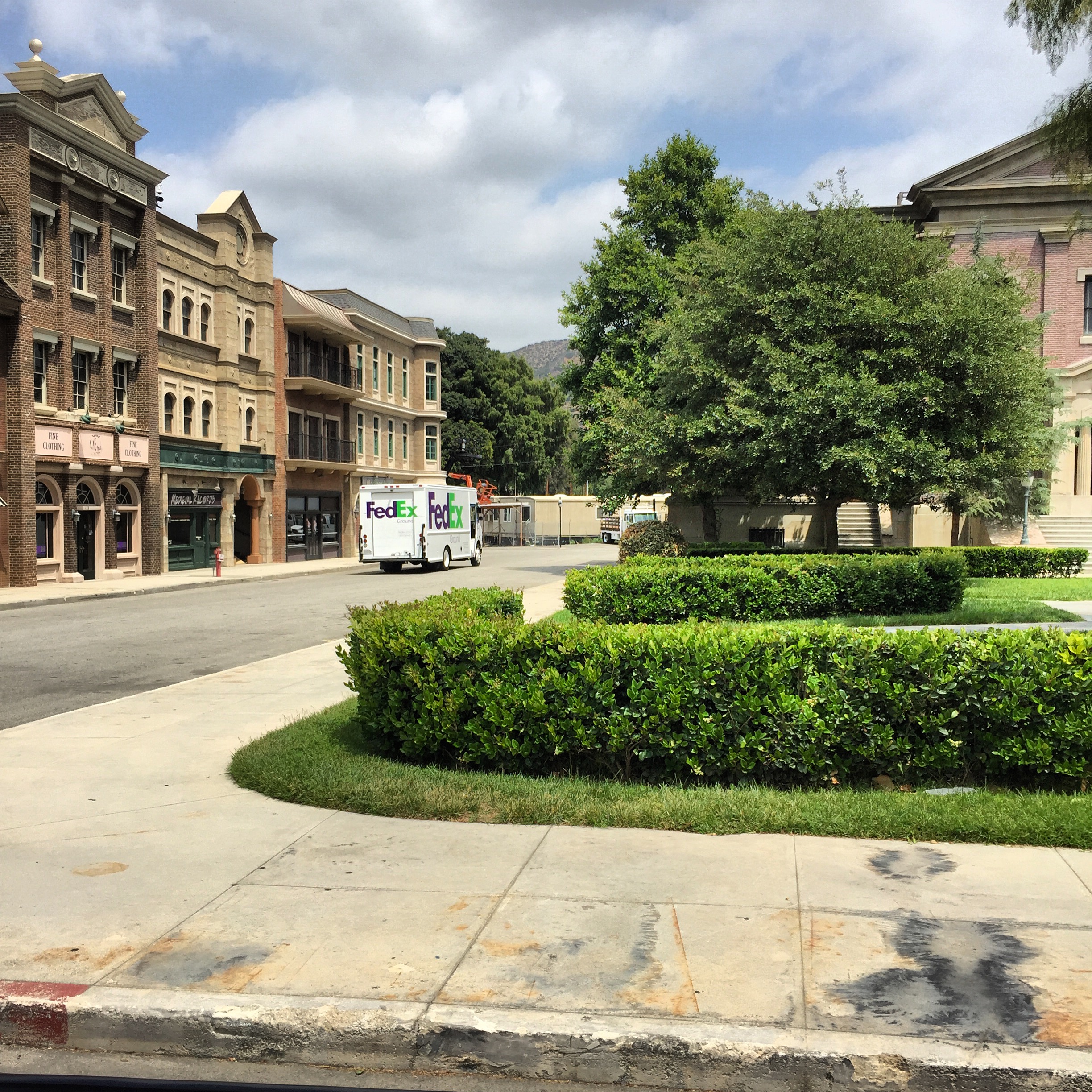 View of the backlot.. and a real FedEx truck