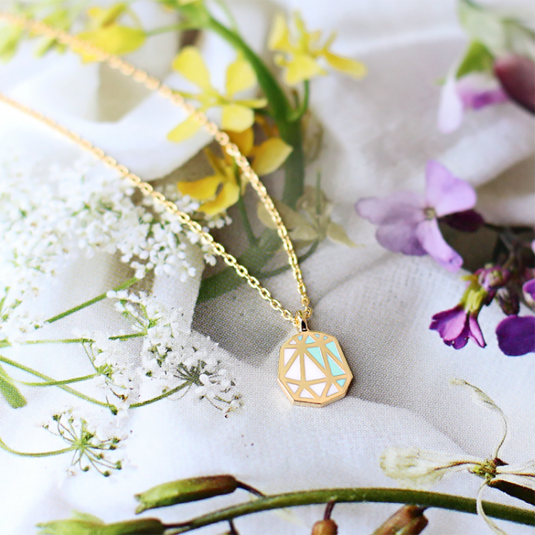 Collier Gem, Bird on the wire, 15 euros