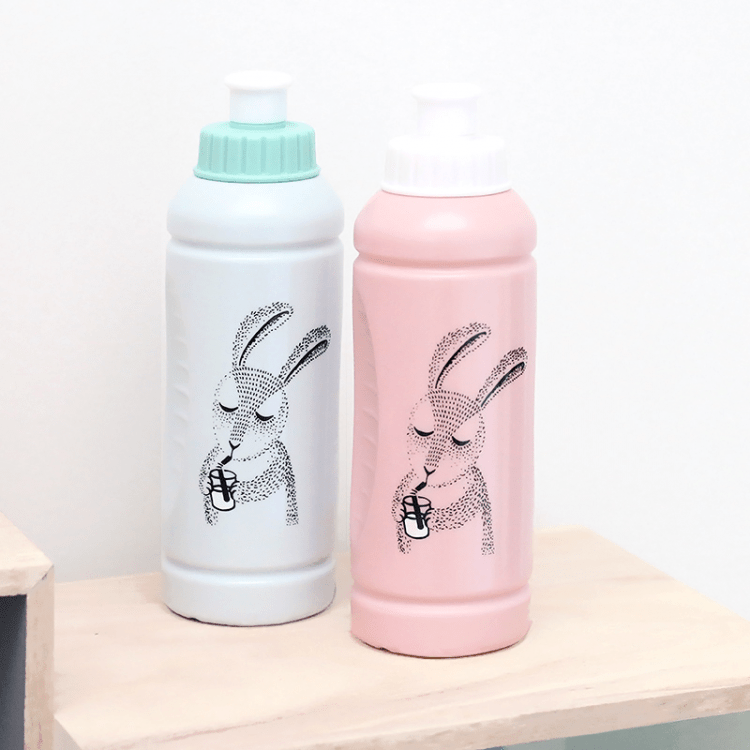 Gourde en plastique, Bloomingville, 6,50 euros